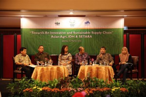 Asian Agri, IDH and SETARA will roll out a 3-year plan for independent smallholder engagement. (Image source: SawitIndonesia.com)