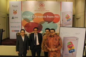 Mr Laksamana at his book launch in Jan 2015, with APRIL Managing Director Tony Wenas, Tigor Siahaan CEO Citi Indonesia, and Gunawan CEO IBM Indonesia.