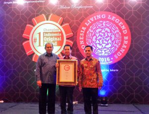 PaperOne clinches the SWA Indonesia Original Brand 2016 award