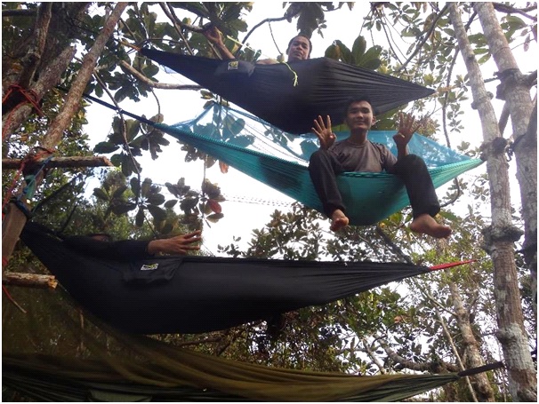 The camera trap team often slung hammocks between the trees because it was easier and more comfortable than sleeping on the ground or on platforms.