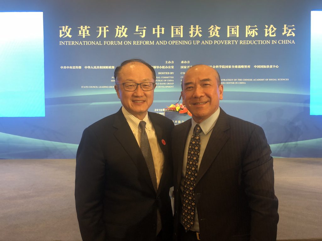 Dr Satrijo has a chat with World Bank President Jim Yong Kim after the conference.