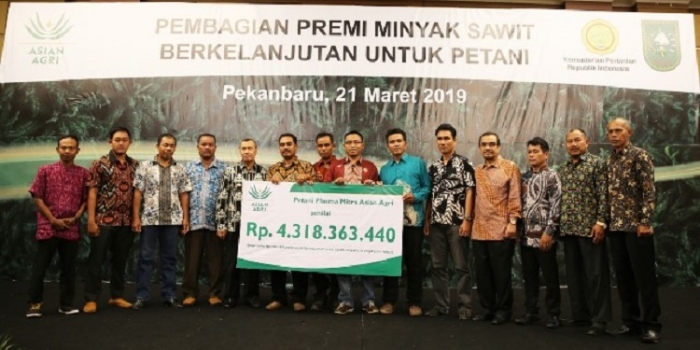 Asian Agri Gives IDR 4.3B of Profits to Partnered Smallholders