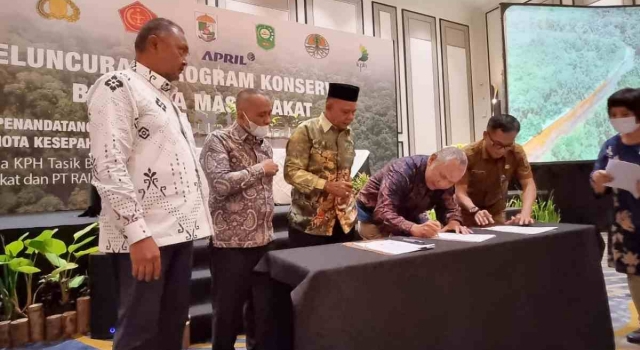 APRIL Signs Partnership to Launch Community Conservation Programme in Riau, Indonesia