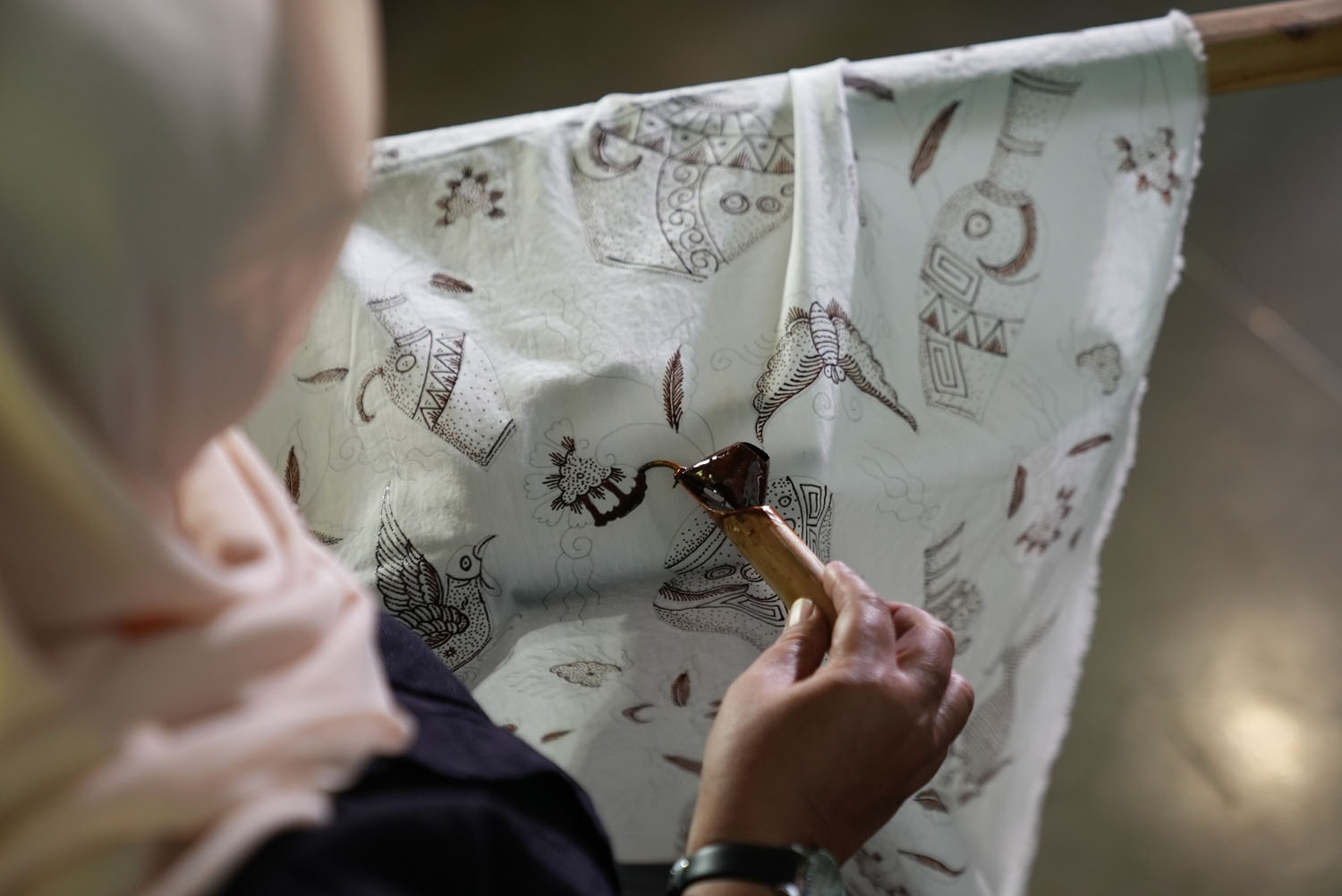 High moisture absorption, strength, and breathability make lyocell ideal for batik production.